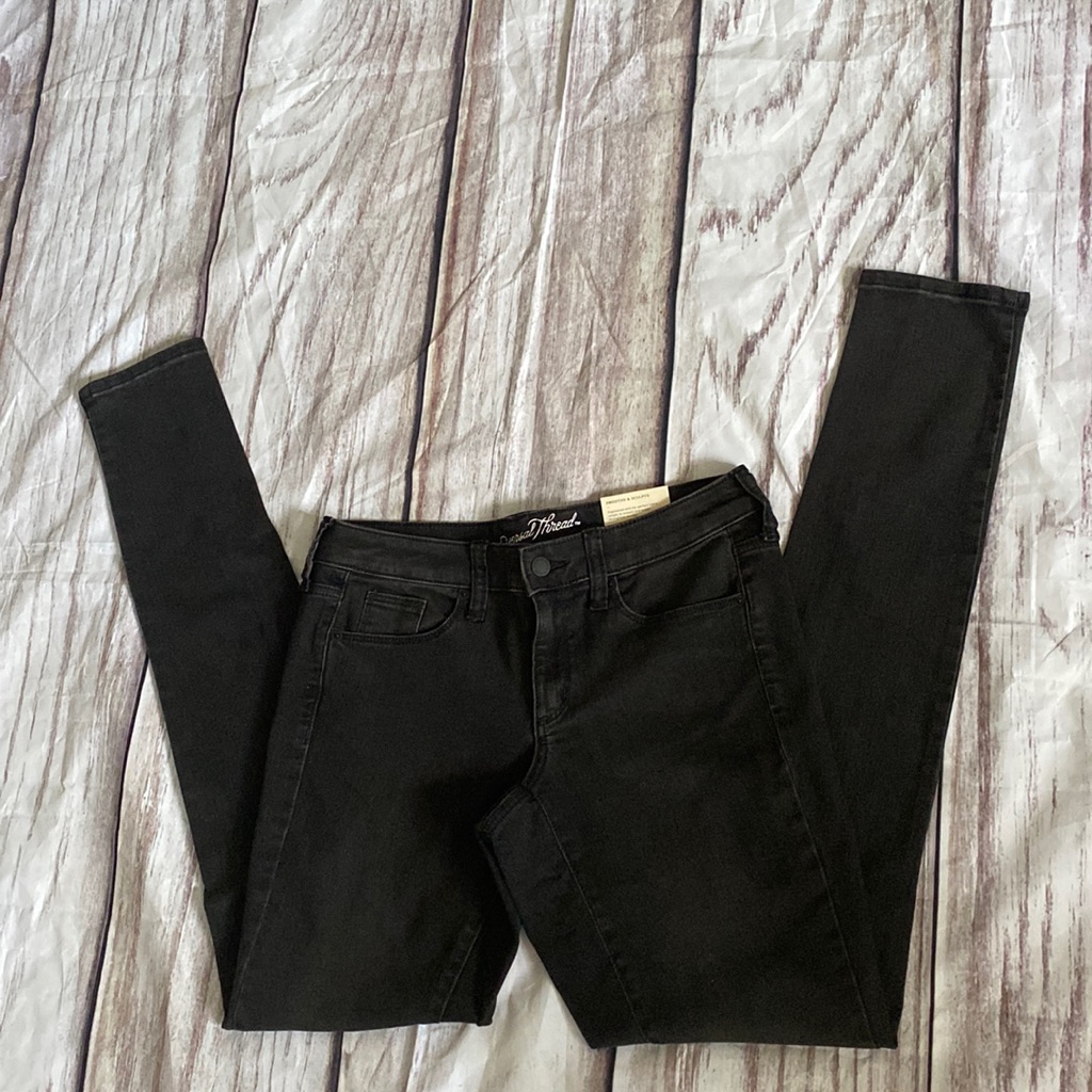 Universal Thread - Jean’s